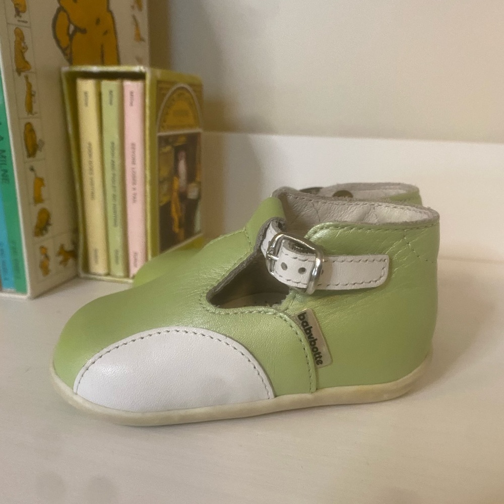 Baby Botte Mary Jane’s.  Like New. Size 3